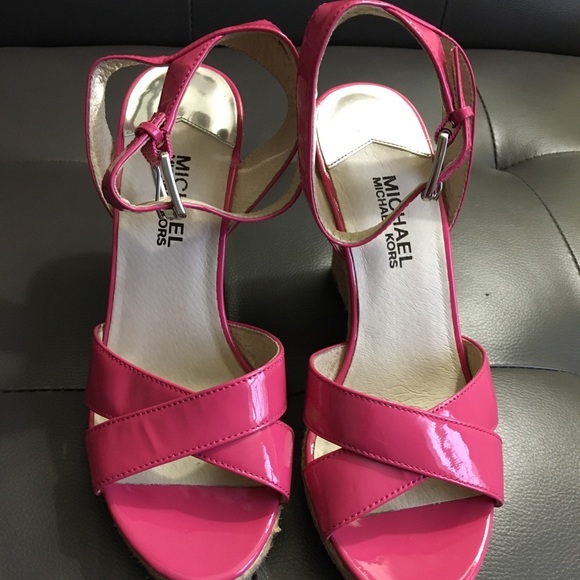 Michael Kors COLLECTION Kami Espadrilles in Zinnia Pink Patent BARBIE PINK - Picture 2 of 6